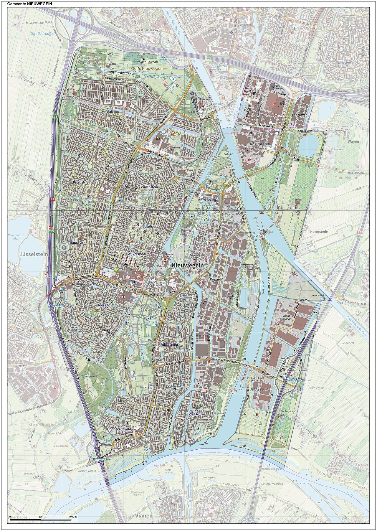 Topografische gemeentekaart. Resolutie: 400 pixels/km.
Kaartbeeld samengesteld uit de open geodata van de Top10NL en Top25namen (Kadaster), Creative Commons-BY licentie. Gebouwvlakken uit open geodata BAG extract. Wegen uit de OpenStreetMap, OpenStreetMap community. Reliëfschaduw uit de Actuele Hoogtekaart AHN2.

Samenstelling en kleurenschema: Jan-Willem van Aalst, met QGIS. Zie ook de Legenda.