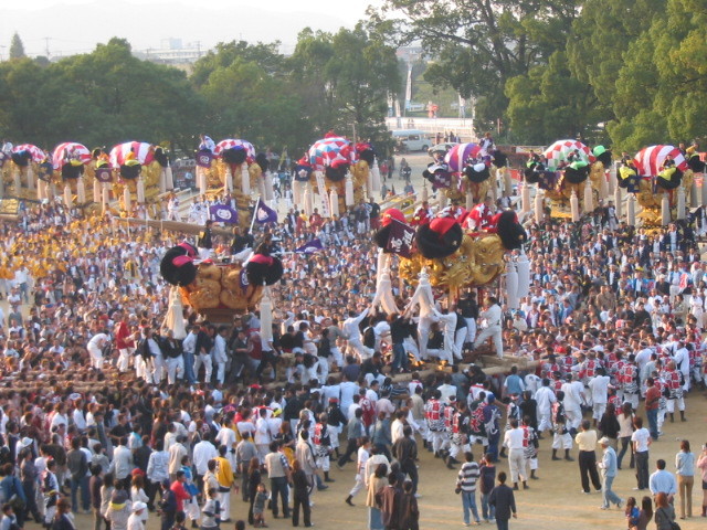 Two Taiko floats ram each other in battle in Niihama?s Yamane Park during the Taiko Festival in October, 2004.
I took this picture at the Niihama Taiko Festival in October, 2004.