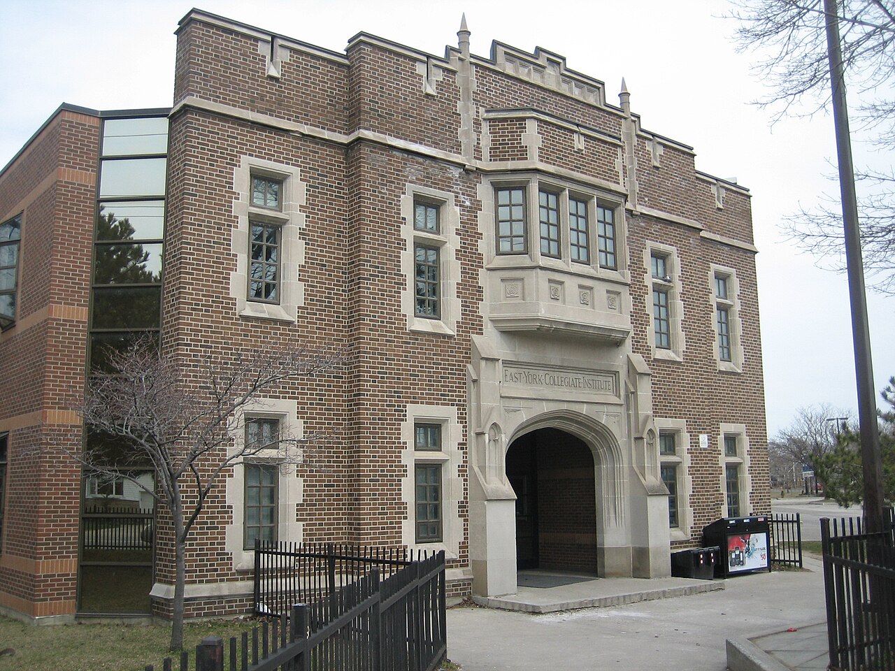 w:East York Collegiate Institute