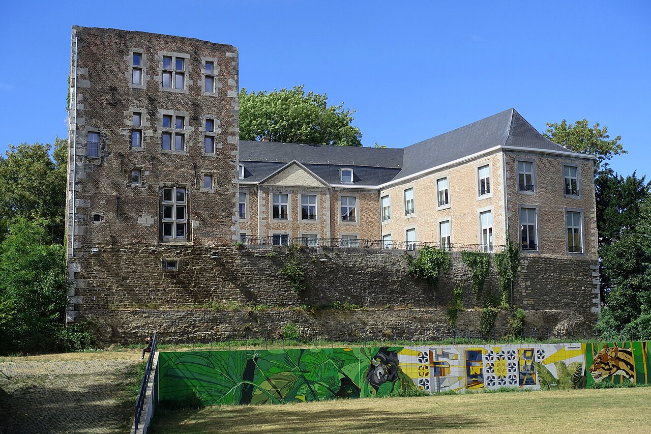 Kasteel van Oupeye met Donjon