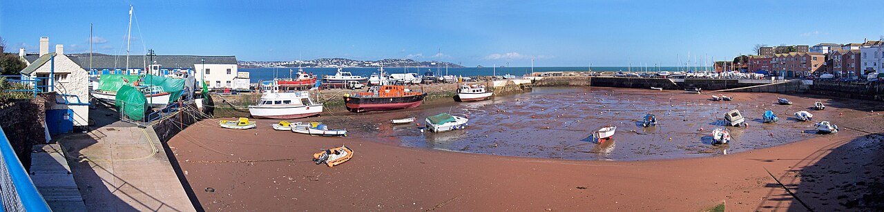 Panoramic photo of en:Paignton harbour in en:Devon.