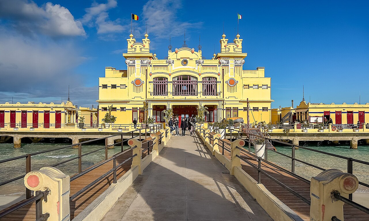 Facciata dello stabilimento