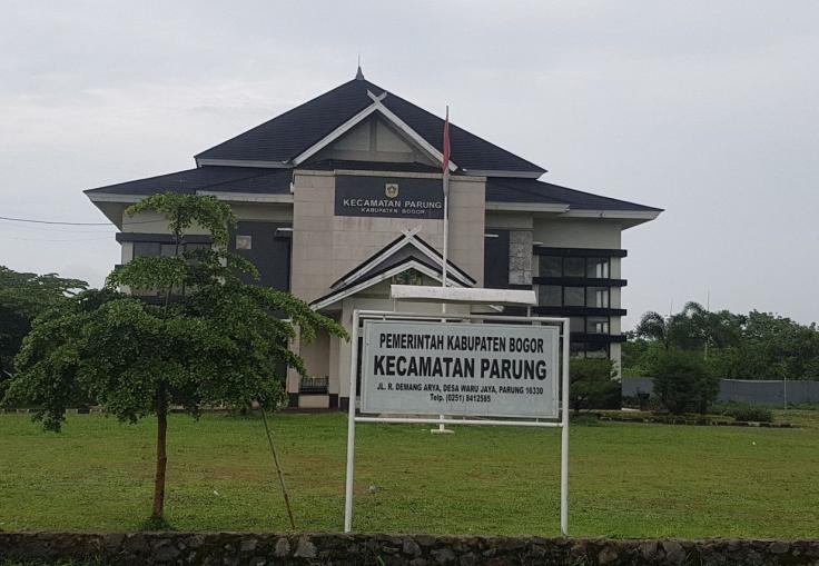 Kantor Kecamatan Parung di Desa Warujaya