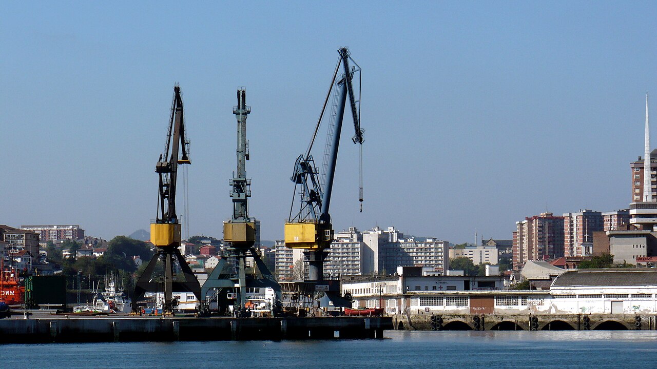 Harbour of Pasaia (Gipuzkoa, Basque Country). In the back, Bidebieta neighborhood (Donostia-San Sebastian).
