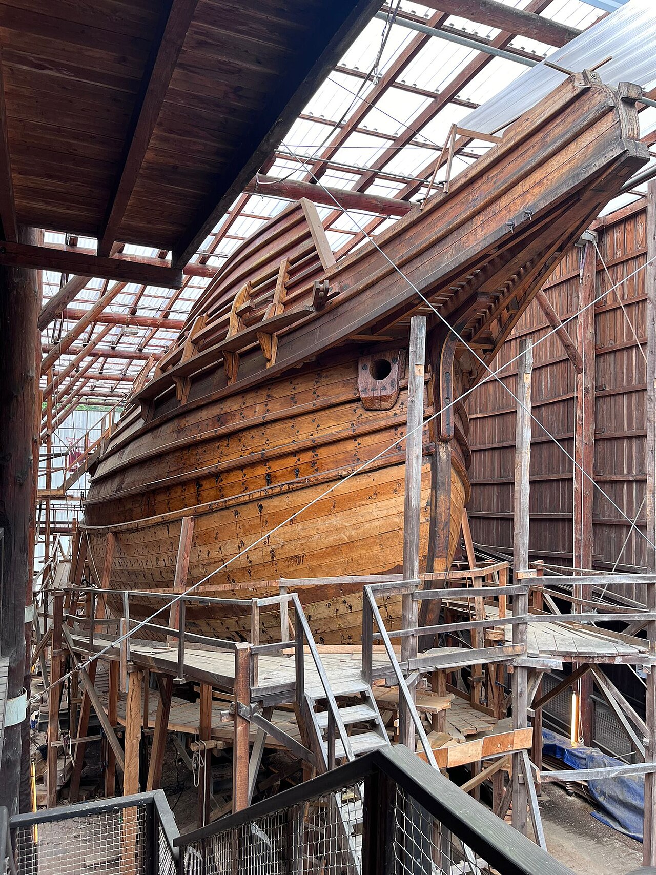 This image shows a recreation of a traditional Basque fishing boat in progress.
