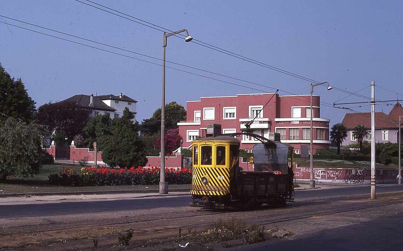 Tram 66 Zorra à Av. Boavista, Porto.