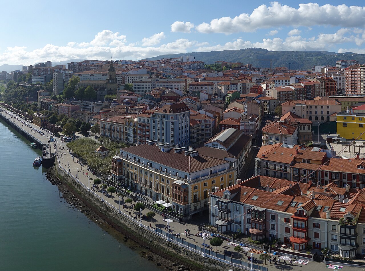 A view of Portugalete as seen from the Puente Transbordador de Vizcaya, looking to the south.