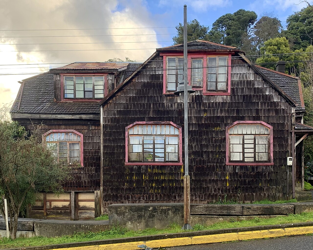 Brintrup house in Puerto Varas, Chile