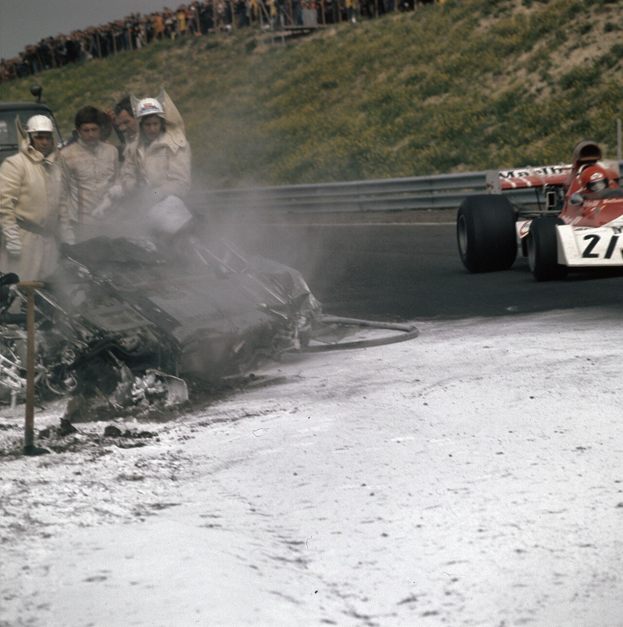 Collectie / Archief : Fotocollectie Anefo
Reportage / Serie : [ onbekend ]
Beschrijving : Grand Prix van Nederland op circuit Zandvoort; o.a. verongelukte racewagen van Roger Williamson
Datum : 16 augustus 1973
Locatie : Noord-Holland, Zandvoort
Trefwoorden : circuits, racewagens
Persoonsnaam : Roger Williamson
Fotograaf : Mieremet, Rob / Anefo
Auteursrechthebbende : Nationaal Archief 
Materiaalsoort : Dia (kleur)
Nummer archiefinventaris : bekijk toegang 2.24.01.07

Bestanddeelnummer : 254-9433