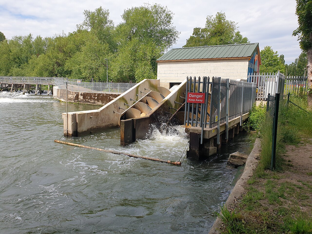 Caversham Weir and Reading Hydro, in the English town of Reading