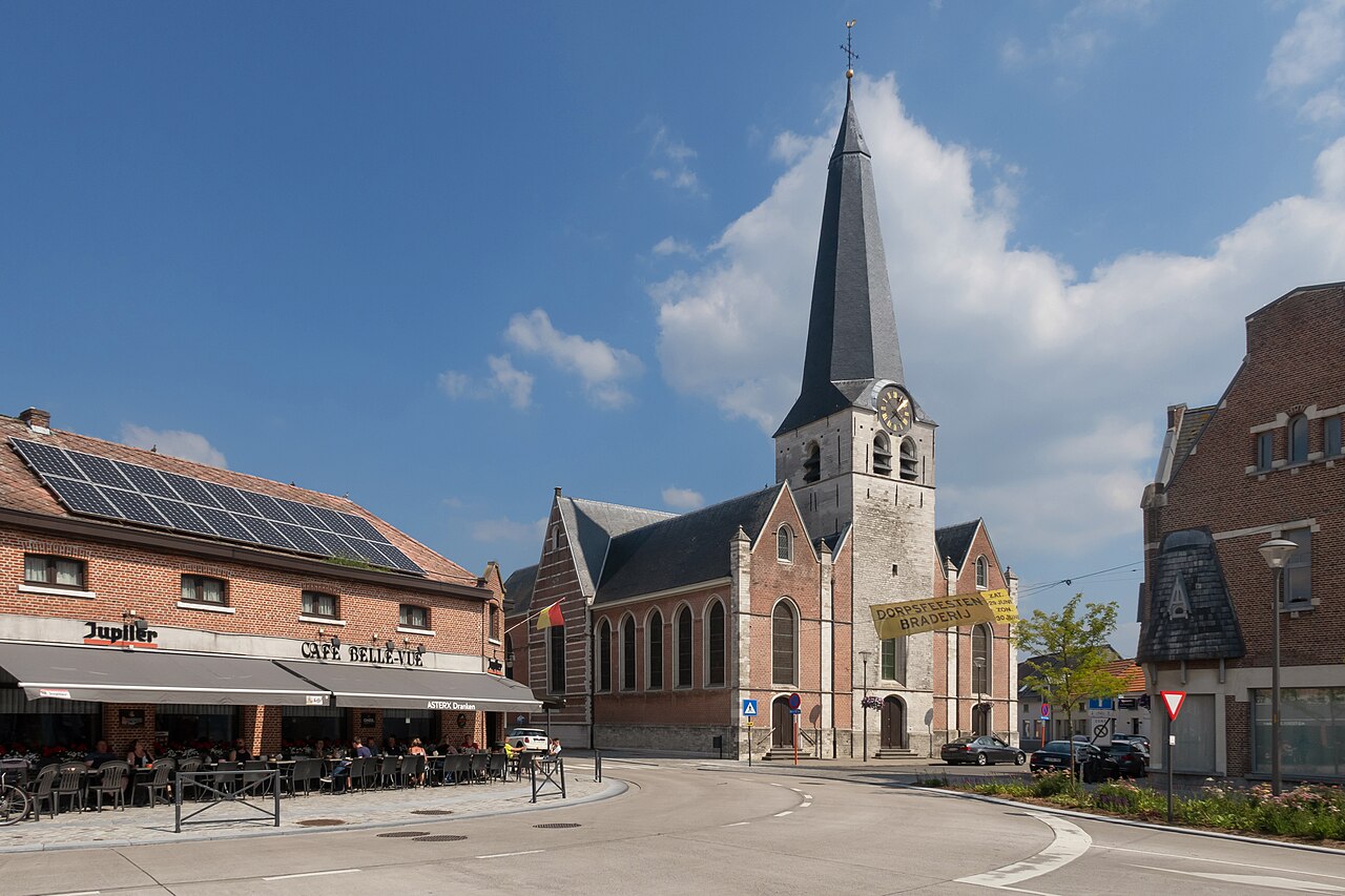 Reet, church: de parochiekerk Heilige Maria Magdalena