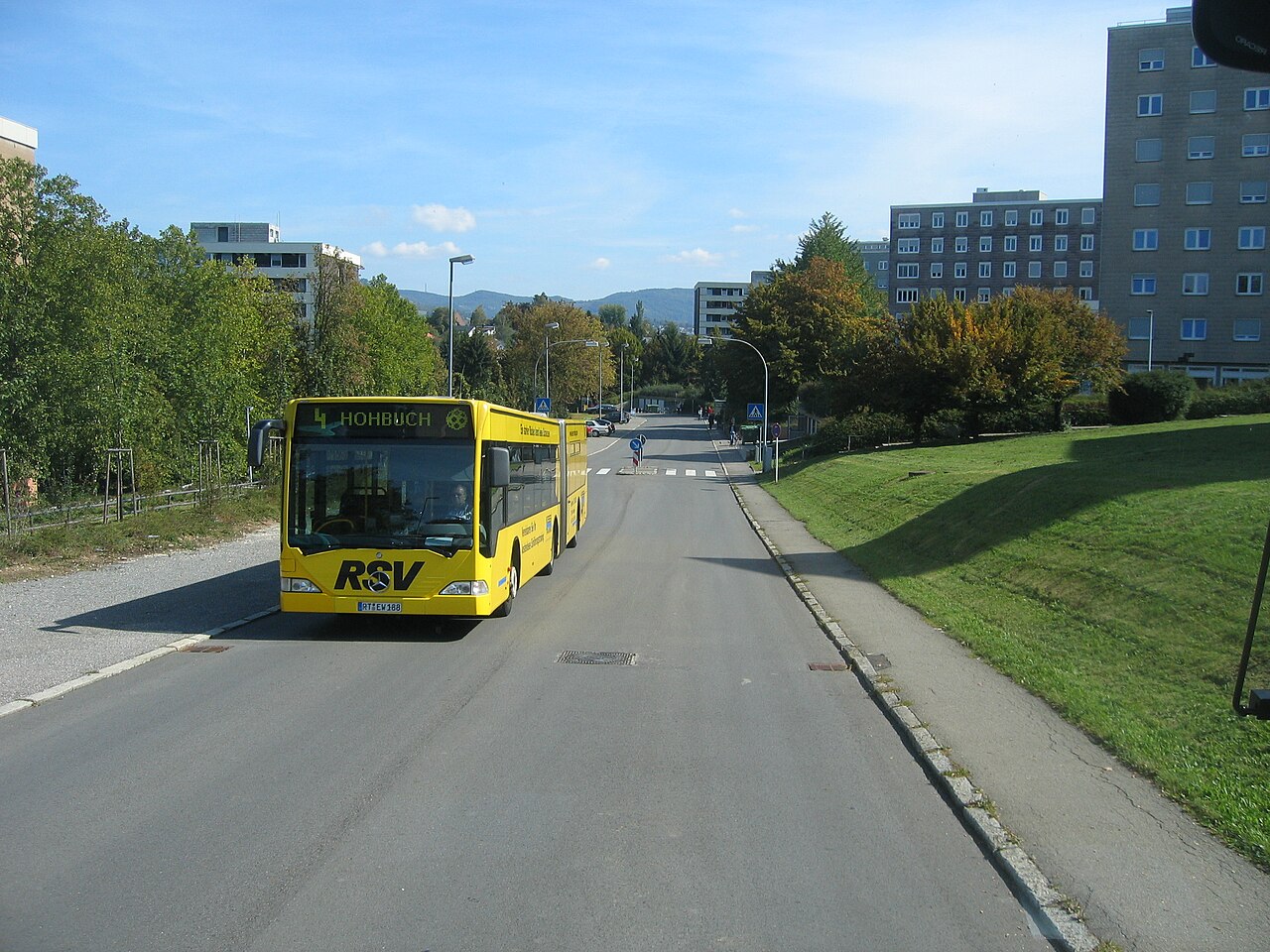 Bus 4 towards Hohbuch on Pestalozzistrasse in Reutlingen, Germany.