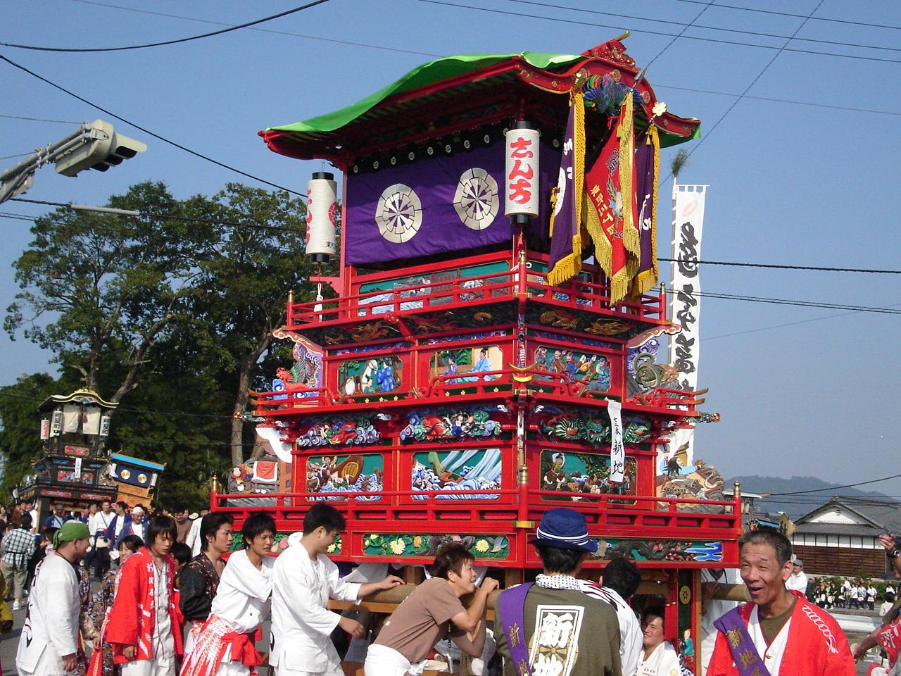 西条祭りの朱塗りだんじり