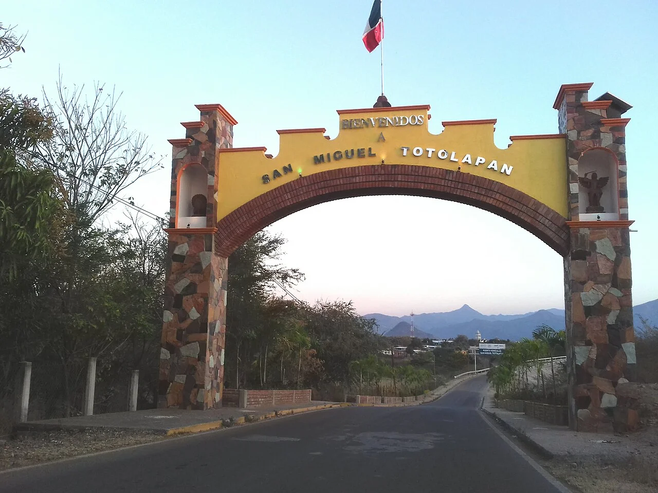 Photo of San Miguel Totolapan