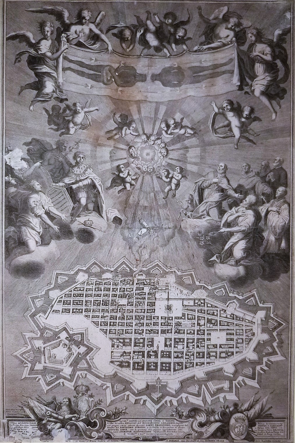 E' senza ombra di dubbio una delle più rare e ricercate incisioni raffigurante sia la SS. Sindone che la città di Torino.