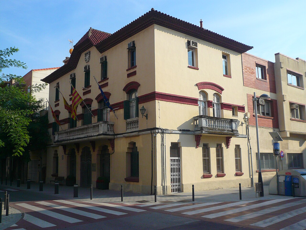 Ajuntament de Sant Joan Despí. Camí del Mig, 9 (Sant Joan Despí).