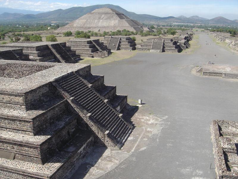 Avenue of the Dead and the Pyramid of the Sun in the background