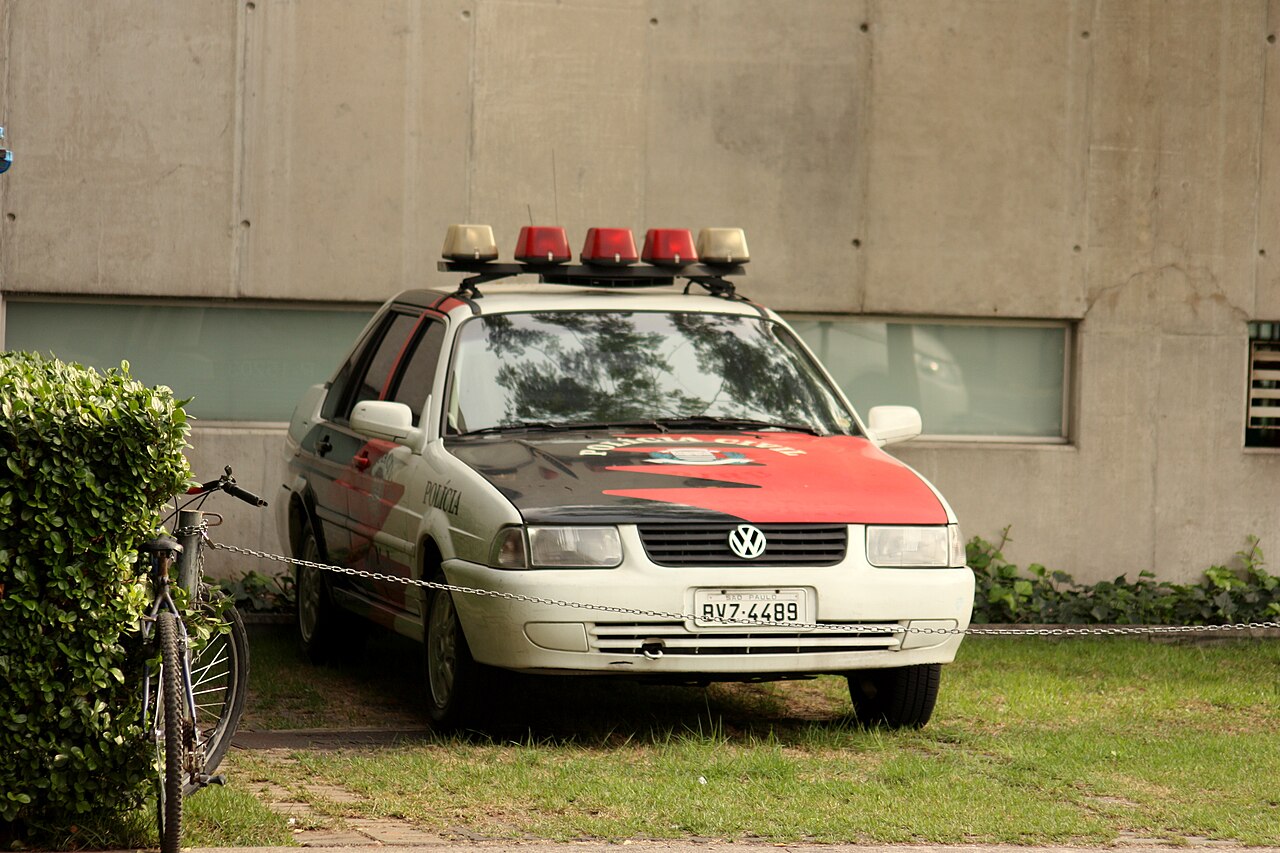 Departamento de Identificação e Registros Diversos
Polícia Civil do Estado de São Paulo
 

Contato: degu.sasf@gmail.com