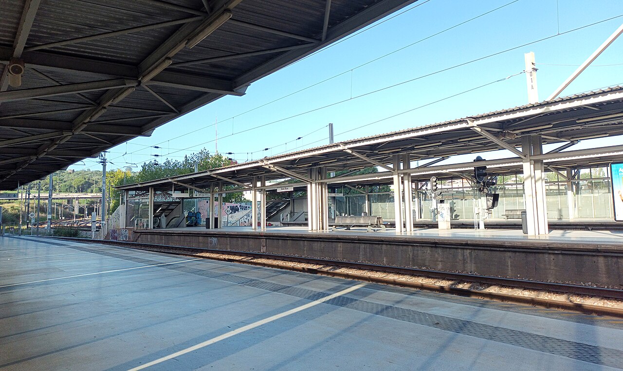Platforms at Sete Rios railway station in Lisbon, Portugal