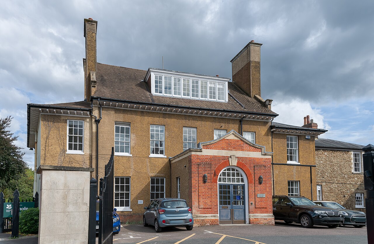 Sevenoaks: CLARIDGE HOUSE, HIGH STREET