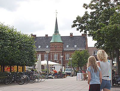 Torvet i Silkeborg, med det gamle Rådhus