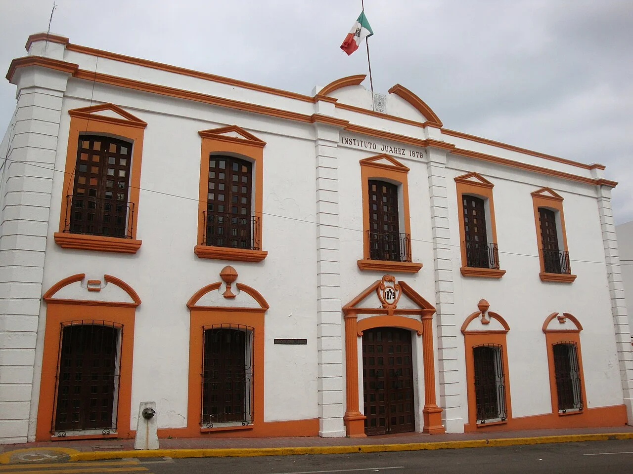 Photo of Simón Sarlat