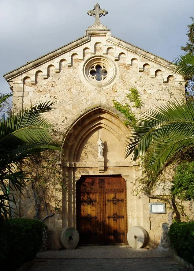 Photo of Son Rapinya