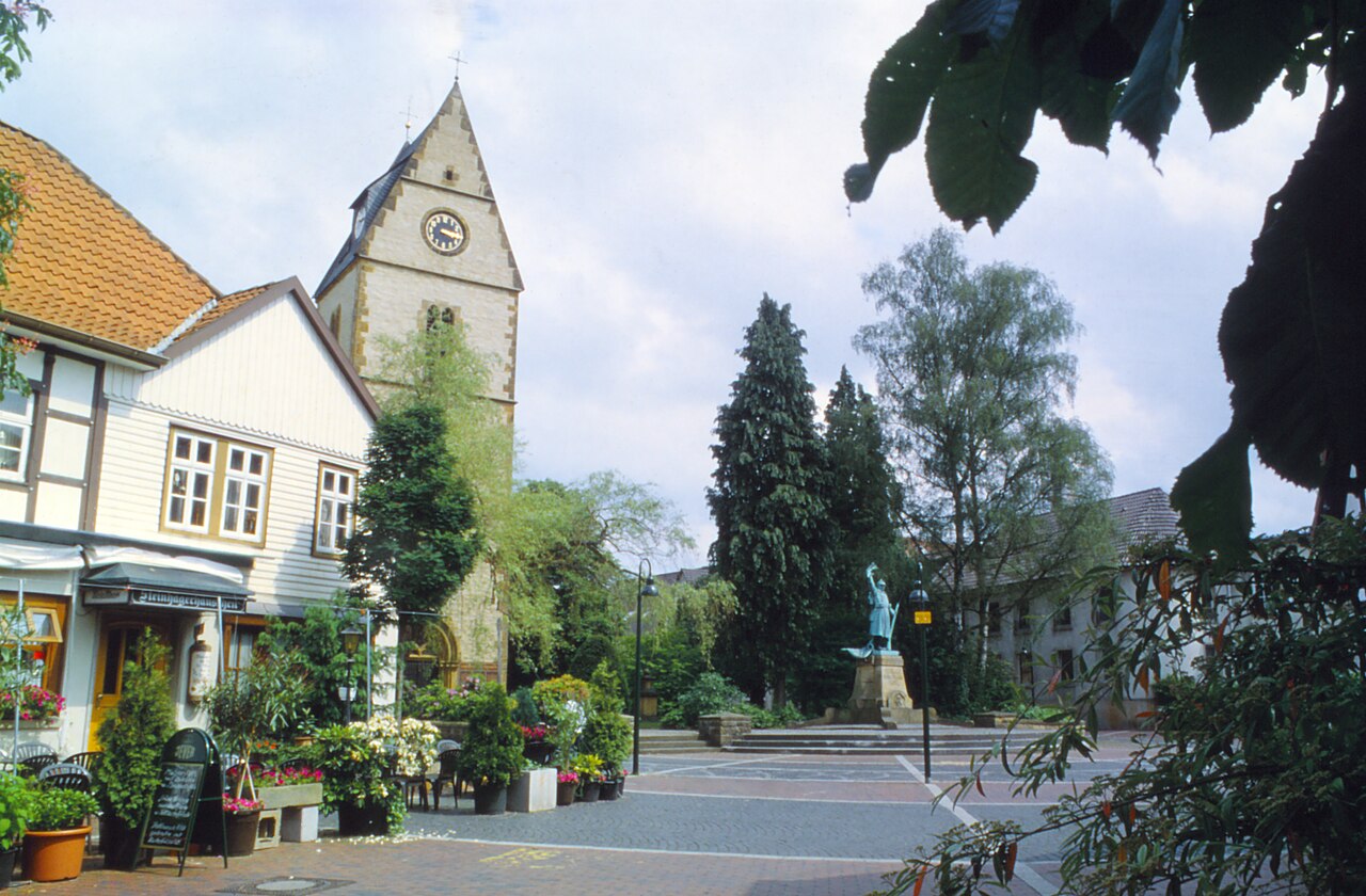 Kirchplatz Steinhagen, um 1990 (?)