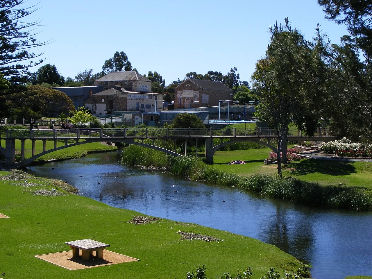 Photo of Strathalbyn