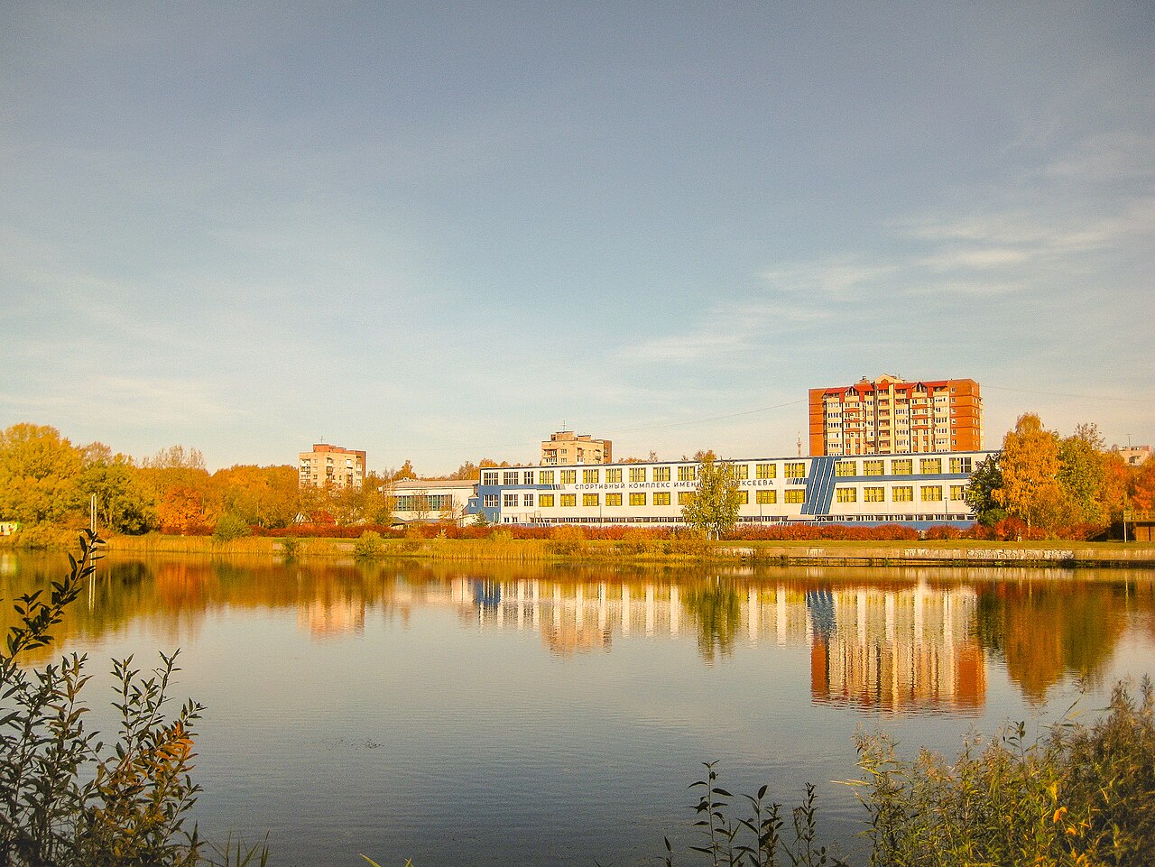 Olginsky pond: Svetlanovsky prospect, Vyborgsky district, St. Petersburg.