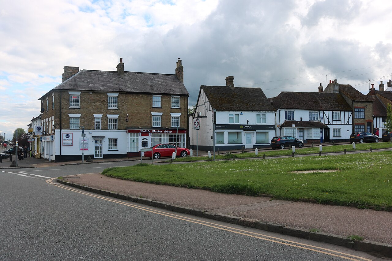 Church Square, Toddington