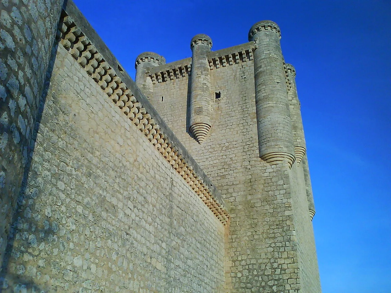 Photo of Torrelobatón