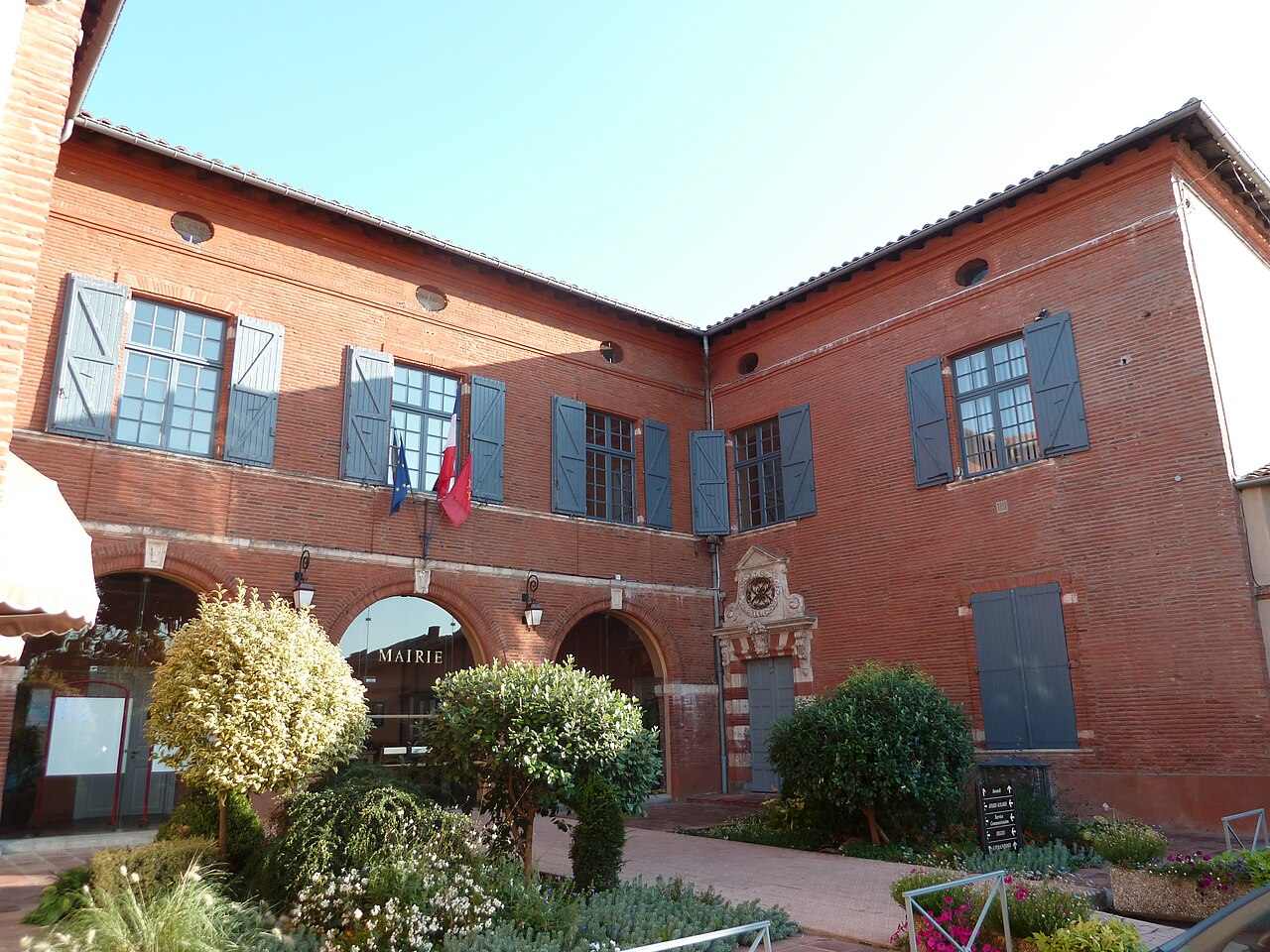 Façade du château de Gramart, actuelle mairie de Tournefeuille (Haute-Garonne, France).