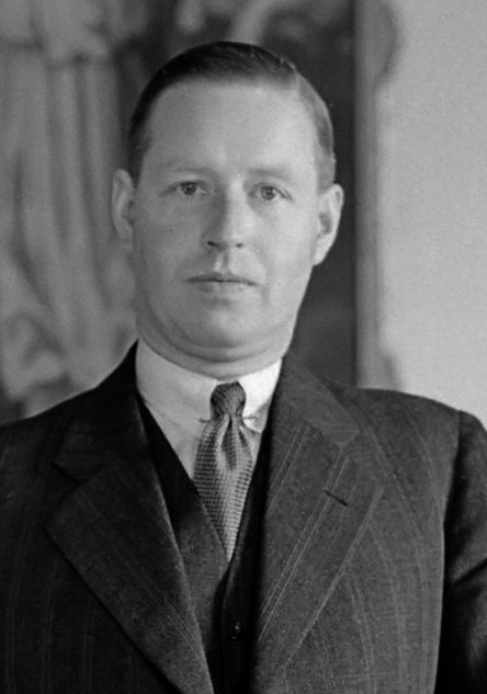 De Nederlandse gezant in Brussel, Jhr. A.W.L. Tjarda van Starkenborgh Stachouwer 
1935