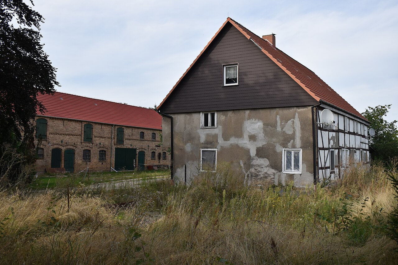 Lindenstraße 68 Werder, Märkisch Linden; Gehöft aus Wohnhaus und Wirtschaftsgebäuden