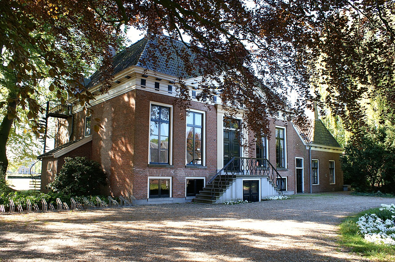 Huis Lindenoord te Wolvega.