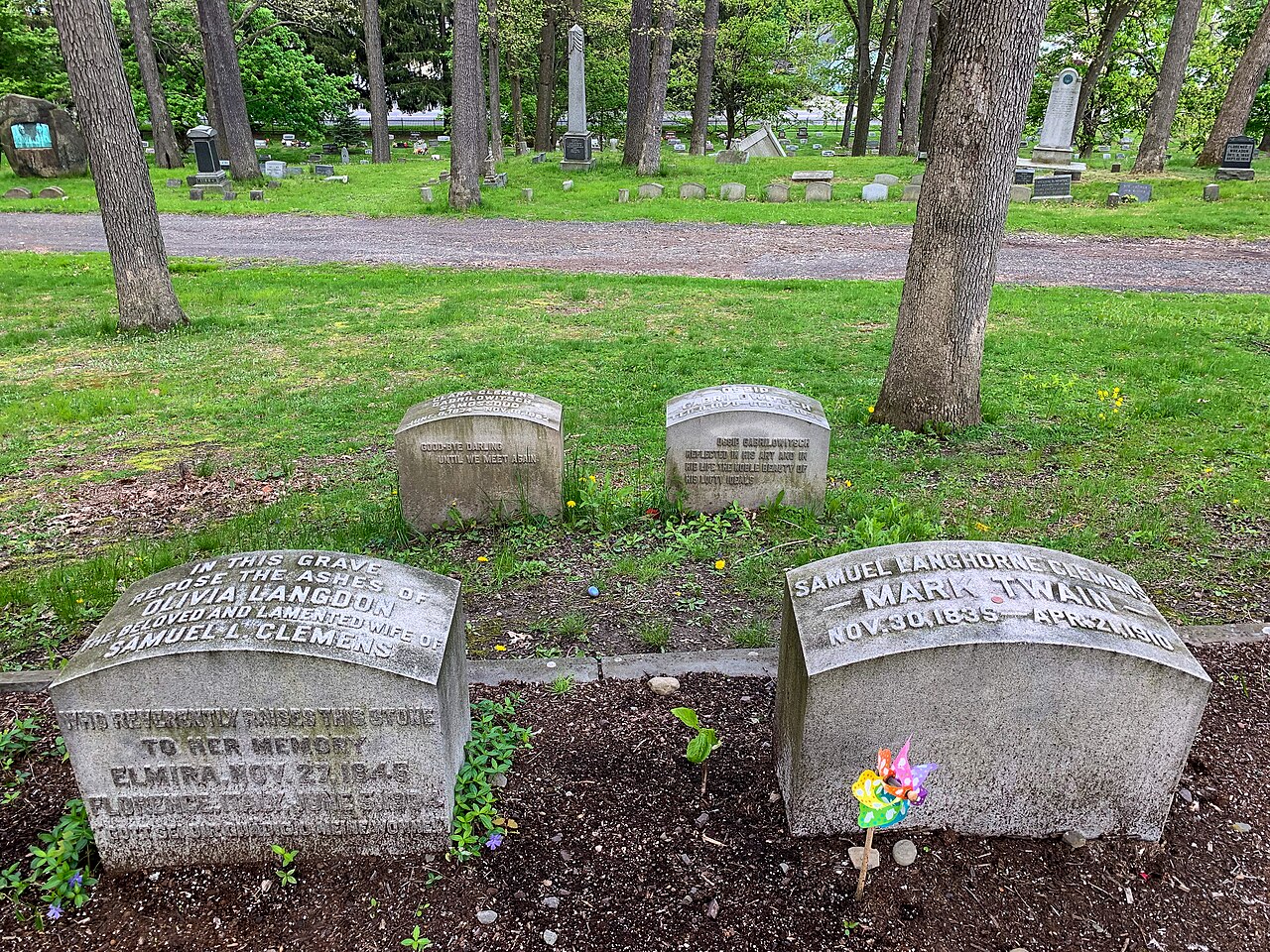 Graves of Olivia Langdon Clemens and Mark Twain at Woodlawn Cemetery, Elmira New York