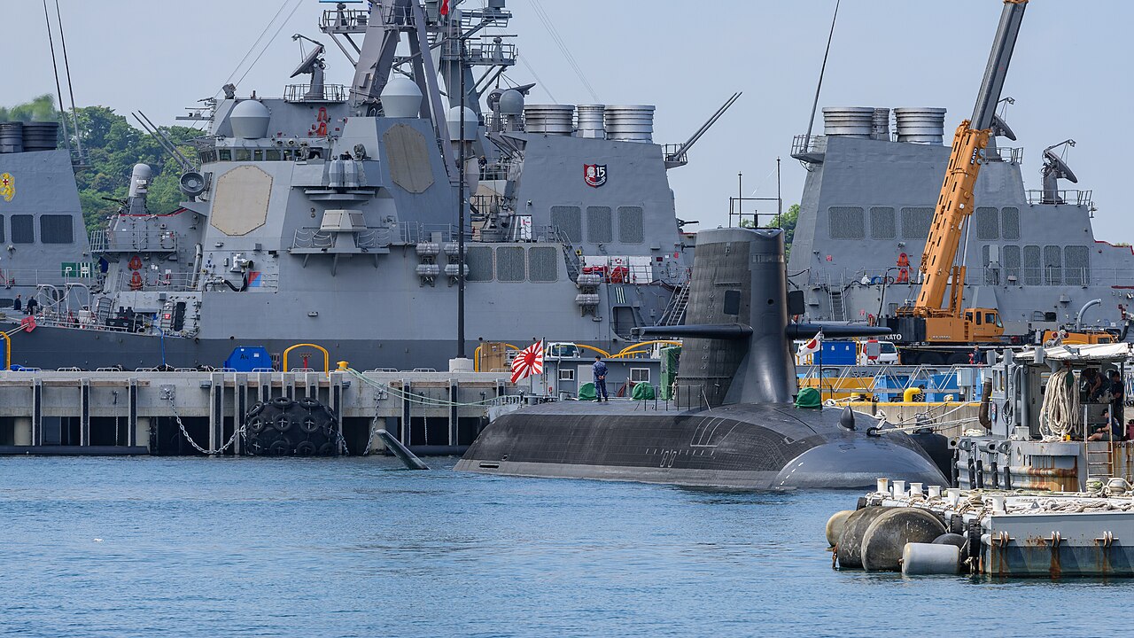 Navires à quai à Yokosuka.