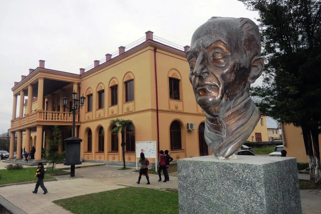 Abasha Cultural Center with bust of Konstantin Gamsakhurdia