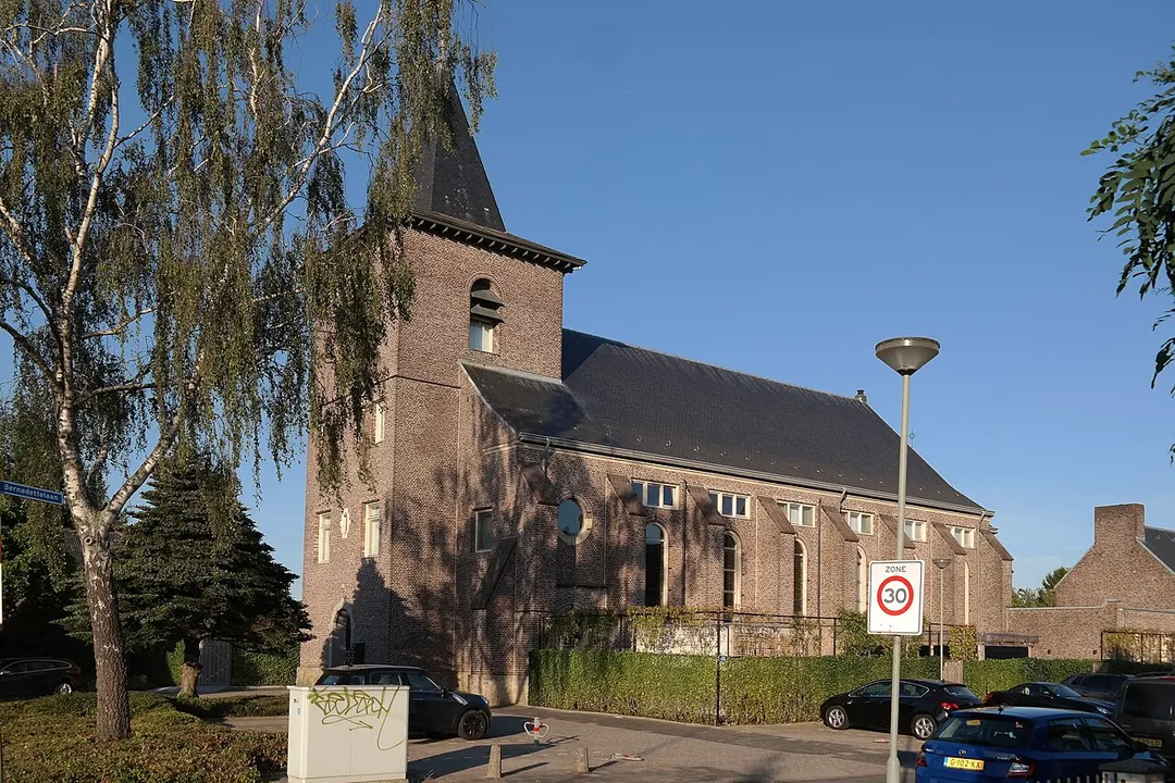 Sint-Bernadettekerk in Abdissenbosch (Landgraaf) naar ontwerp van Frits Peutz