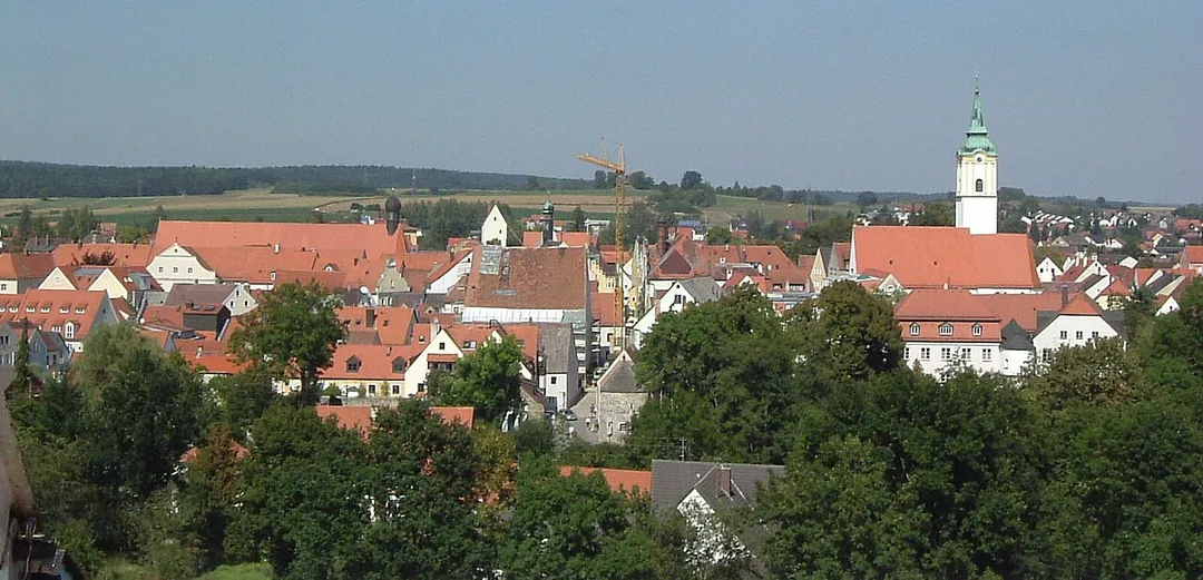 Abensberg - Historische Altstadt, September 2004
Public Domain, eigene Aufnahme

Möglichkeiten zur Lizenzierung, bitte die nicht-benötigte Variante aus dem Code löschen: