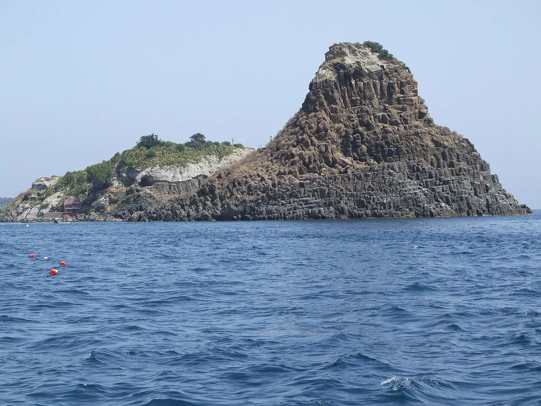 Faraglioni dei Ciclopi Aci Trezza Aci Castello Sicily Sicilia Italy Italia Castielli CC0