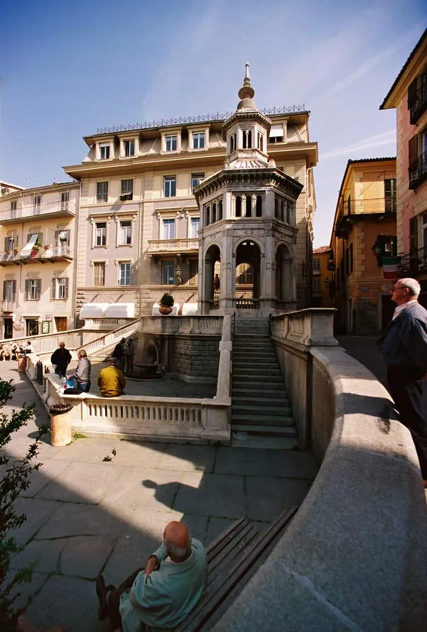 The sulphurous thermal waters of Acqui Terme—the ancient Aquae Statiellae—bubble up at this pavilion known as La Bollente. It was built in 1870 by Giovanni Ceruti. (Olympus OM-4; Sigma 14/3,5)