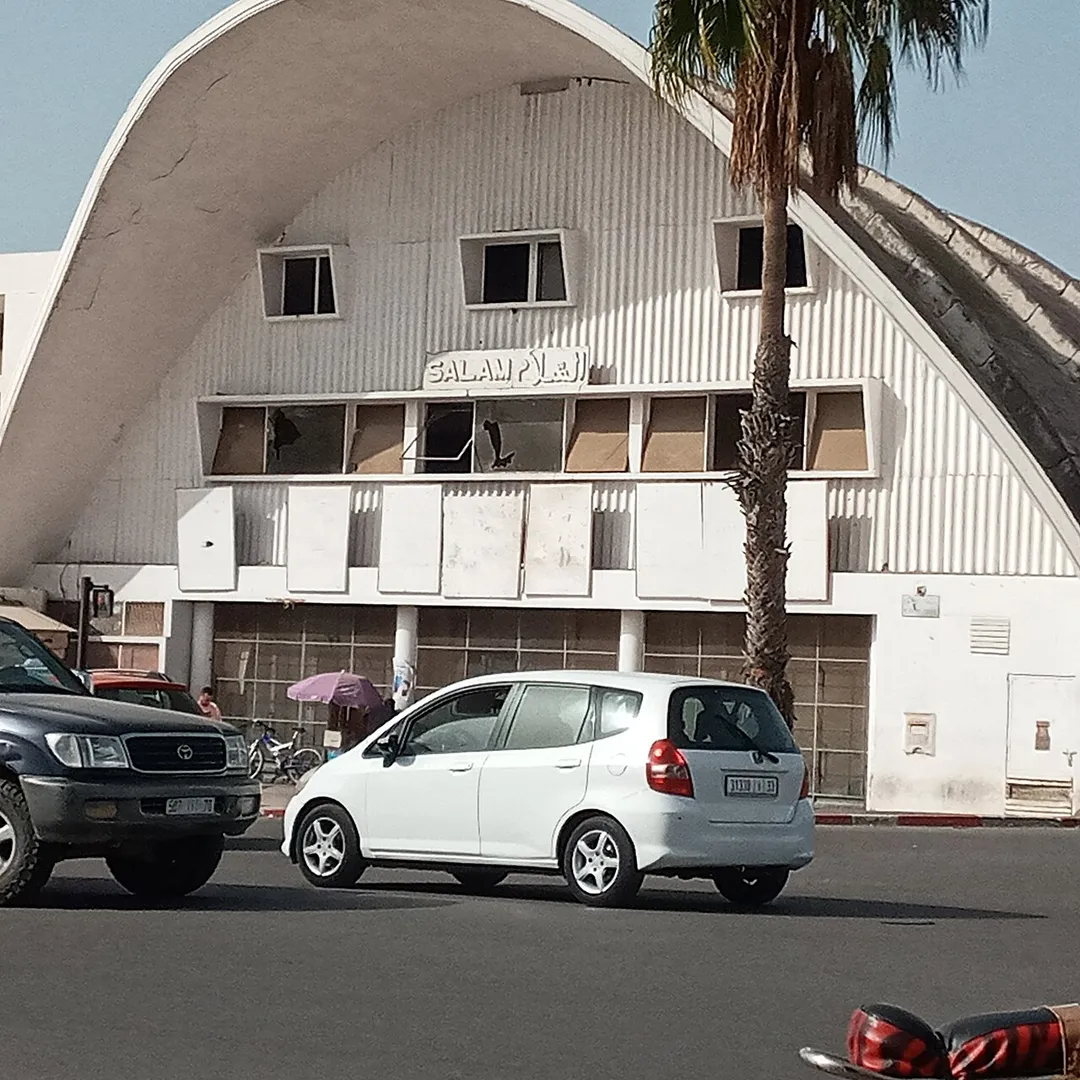 Une salle de cinéma fermée à restaurer en centre ville d'Agadir