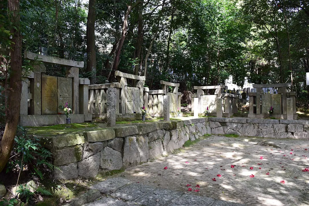 洞雲院にある久松・松平家葬地