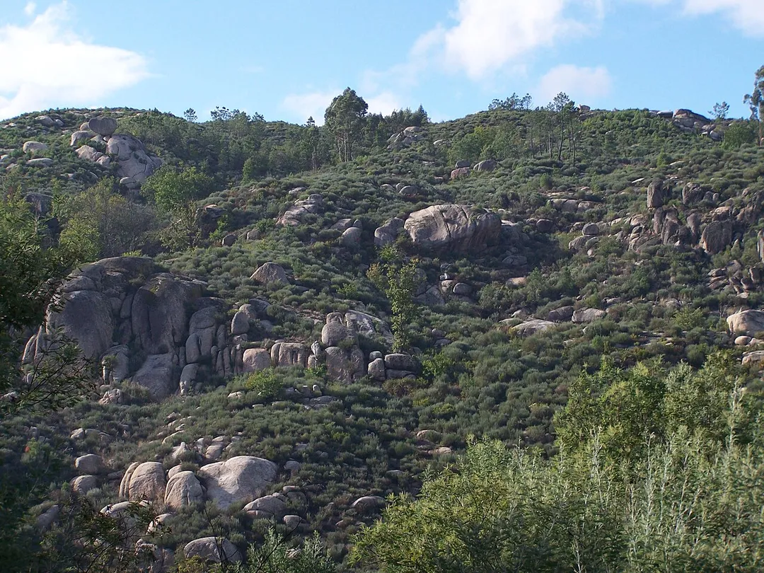 Vista a partir das Caldas da Cavaca, estância termal perto de Aguiar da Beira, Portugal.