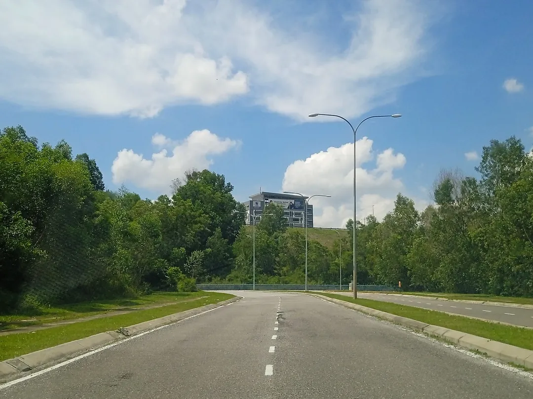 Persiaran Seri Hijau Damai di Seksyen U9 Shah Alam