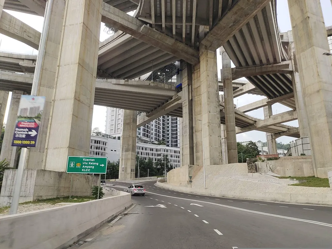 SUKE Alam Damai interchange above Jalan 1/144A