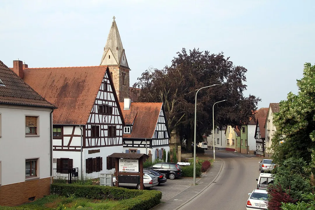Protestant church in Altrip‎.
