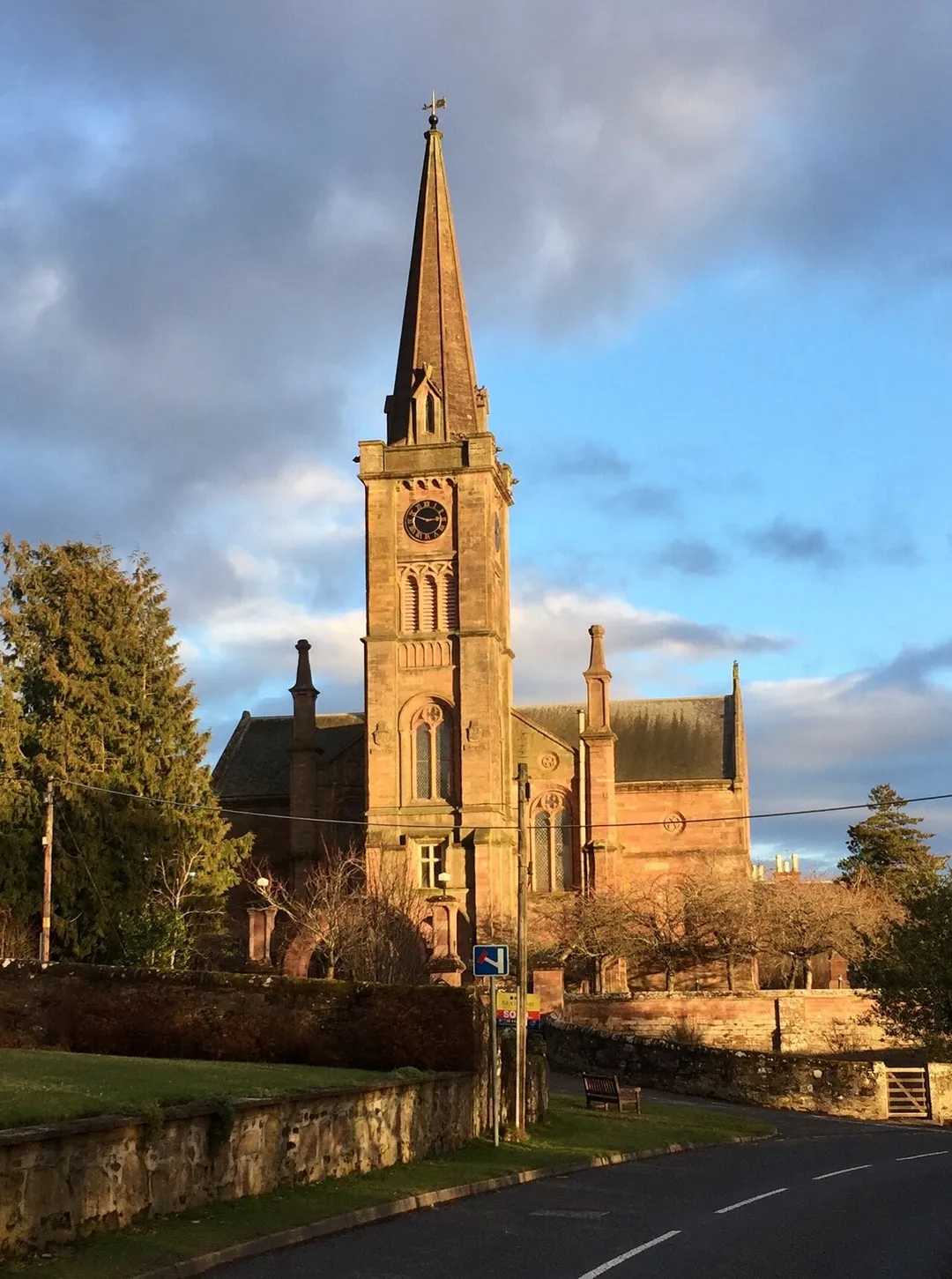 Alyth Parish Church from the west, pictured in 2018